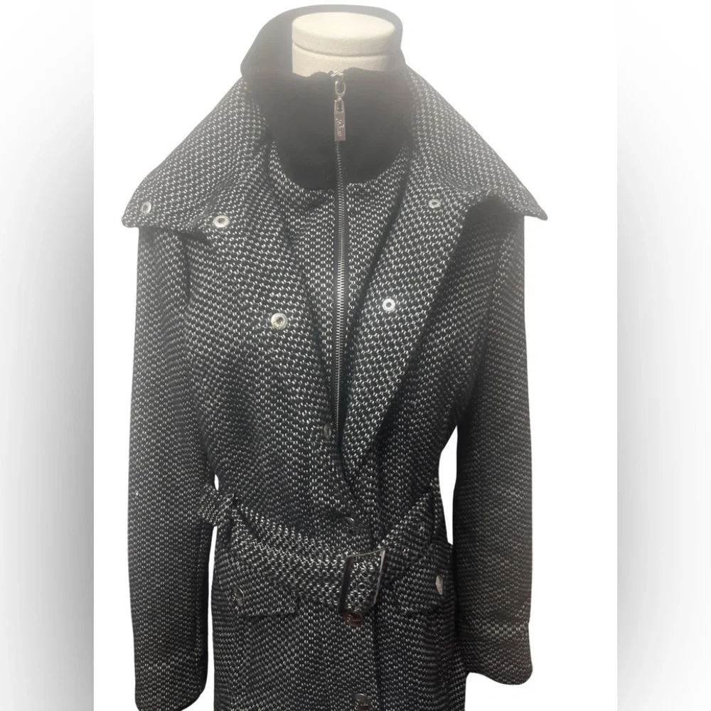 Guess Coat Small - Picture 1 of 7